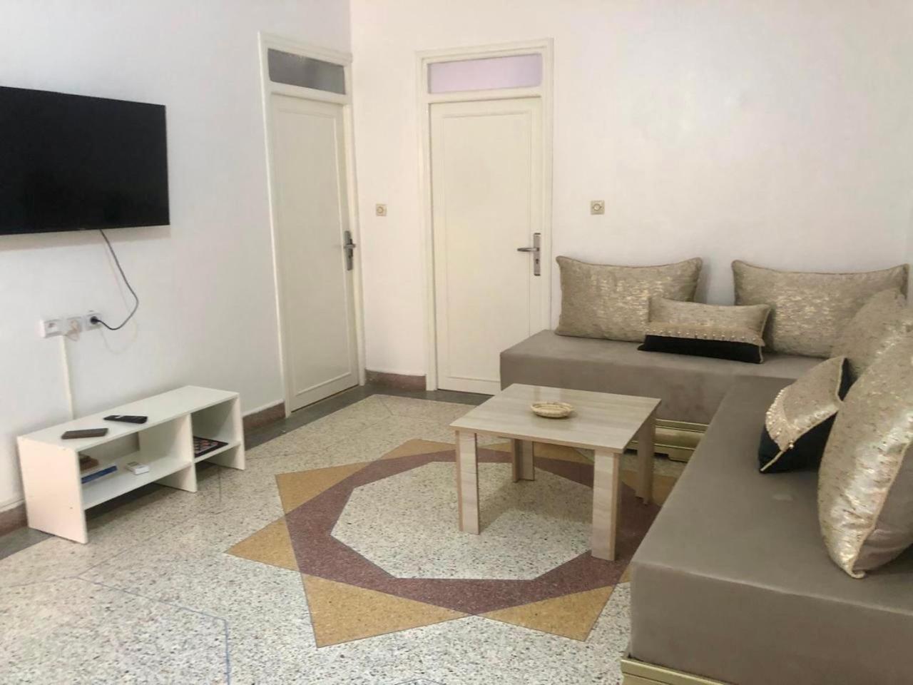 Karaz Homestay Grand Appartement Avec Rooftop Monte Arrouit エクステリア 写真