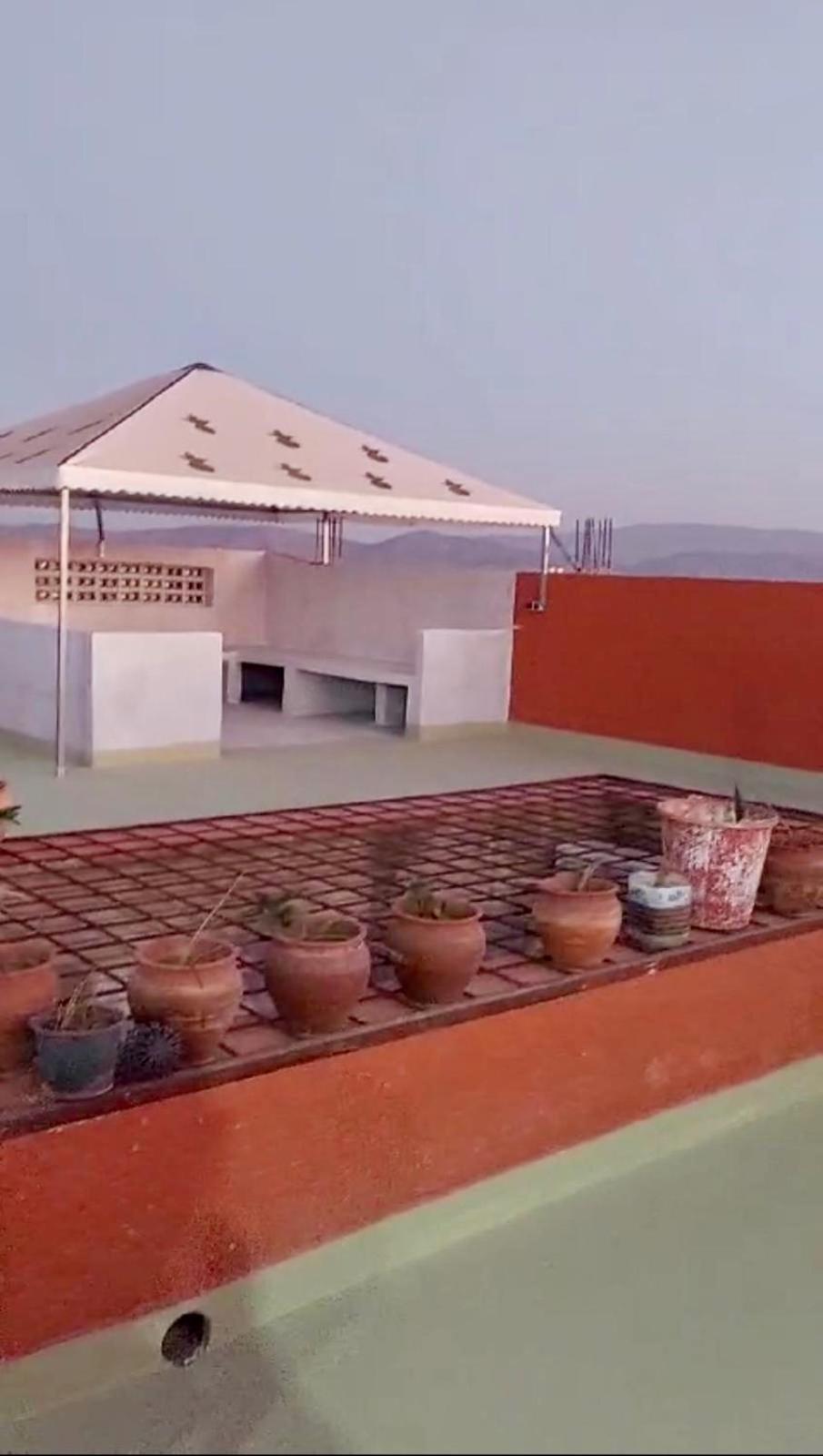 Karaz Homestay Grand Appartement Avec Rooftop Monte Arrouit エクステリア 写真