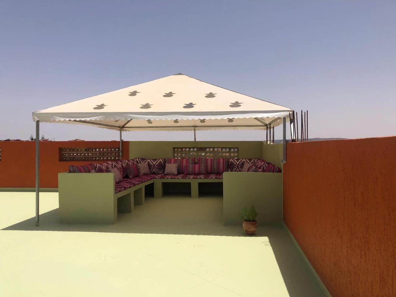 Karaz Homestay Grand Appartement Avec Rooftop Monte Arrouit エクステリア 写真